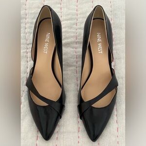 Nine West Black Pointed Toe Heels. Like new, worn once.